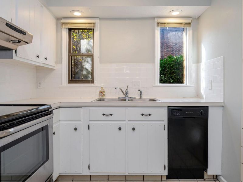 2806 Downing Way, Unit 37, Columbus, OH 43221 Photo 16