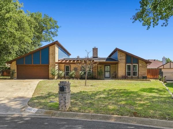 1001 Sean Court, Hurst, TX 76053