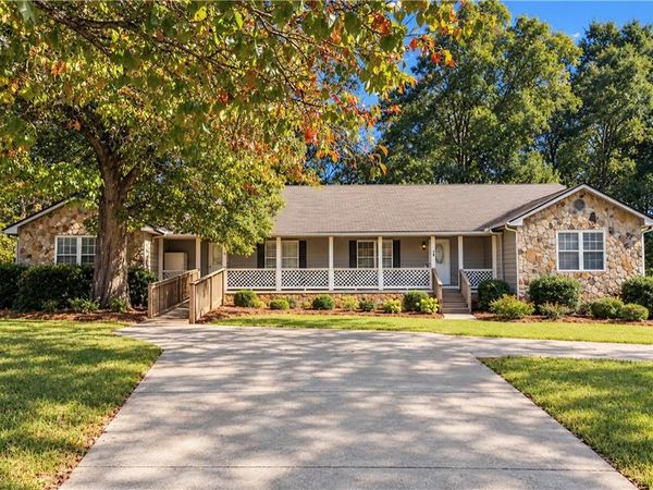 109 Lackawanna Trail , Ellenwood, GA 30294