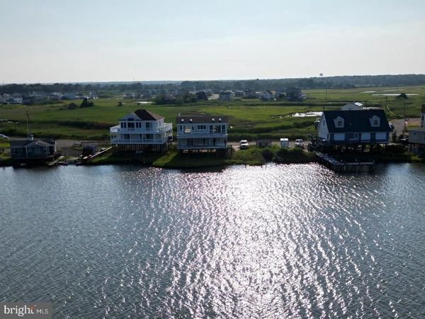 1425 E MALLARD DRIVE, MANAHAWKIN, NJ 08050