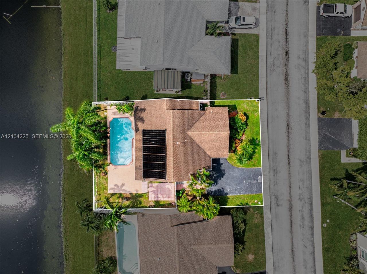 13740 Oak Ridge Dr , Davie, FL 33325 Photo