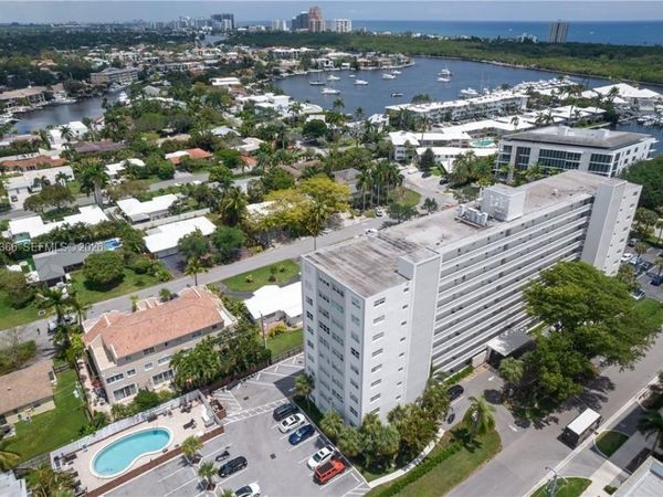 2555 NE 11th St , Unit 301, Fort Lauderdale, FL 33304