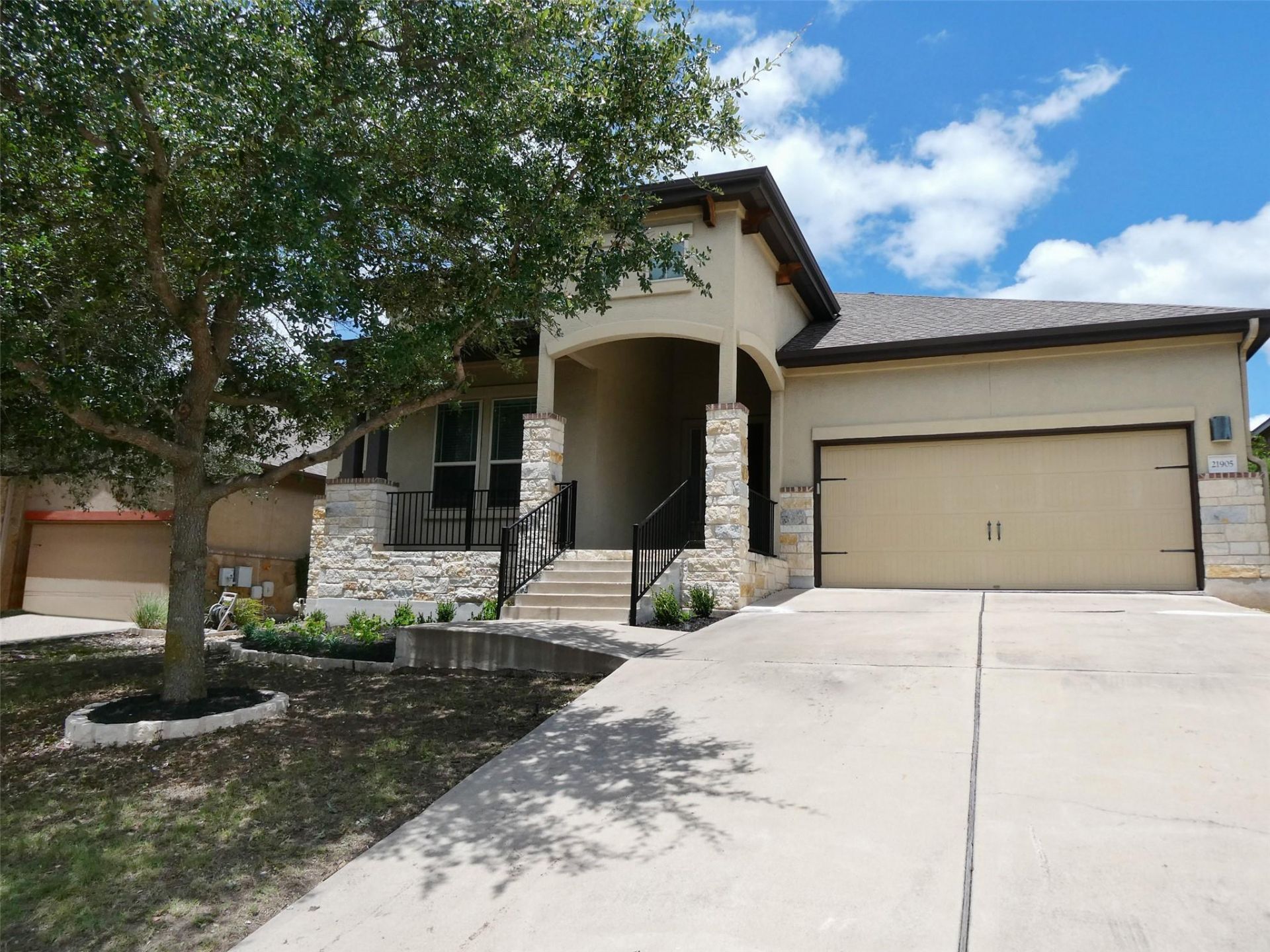 21905 Rock Wren Rd, Spicewood, TX 78669 Main Photo