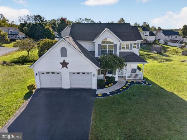 205 DINALI DRIVE, MARTINSBURG, WV 25403