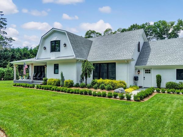 99 Beach Road , Westhampton Beach, NY 11978