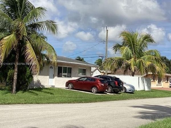 2101 N 57th Ter , Hollywood, FL 33021