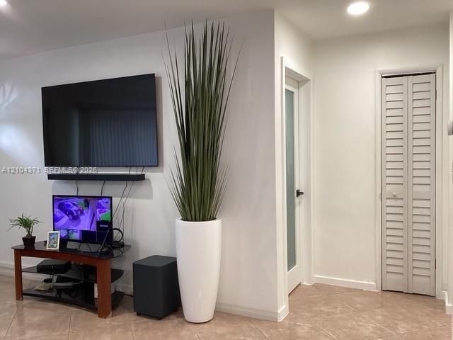 2101 N 57th Ter , Hollywood, FL 33021 Photo