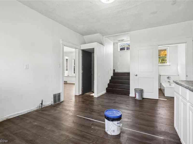 9523 Aetna Road, Cleveland, OH 44105 Photo 8