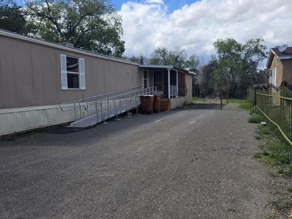 105 Country Court, Bernalillo, NM 87004