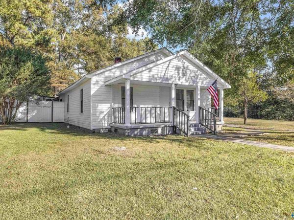 918 McDaniel Street SE, Hartselle, AL 35640
