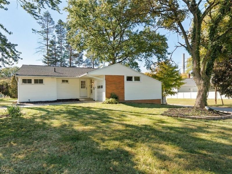 1908 Valley Road, Cuyahoga Falls, OH 44223 Photo 2