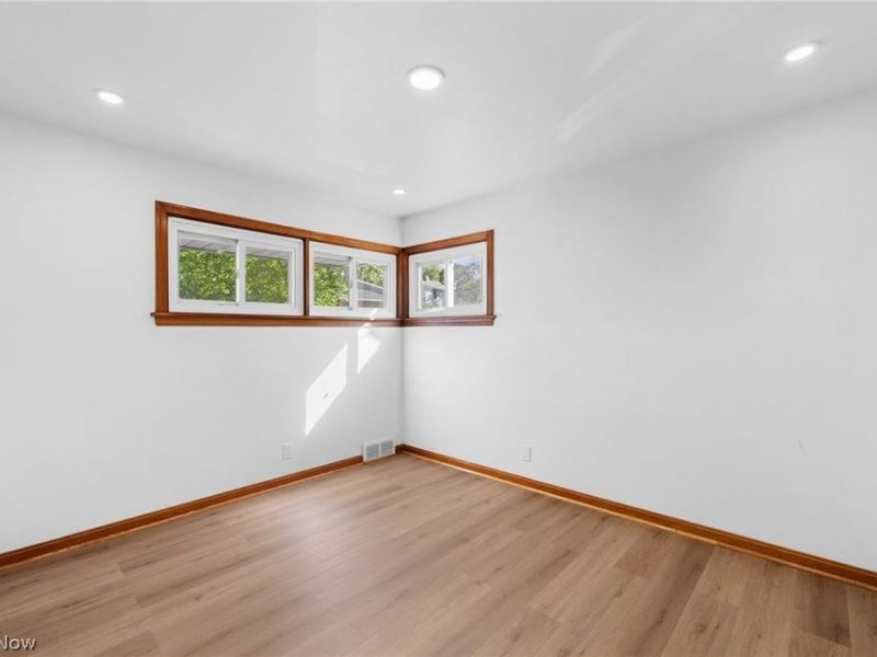 1908 Valley Road, Cuyahoga Falls, OH 44223 Photo 22