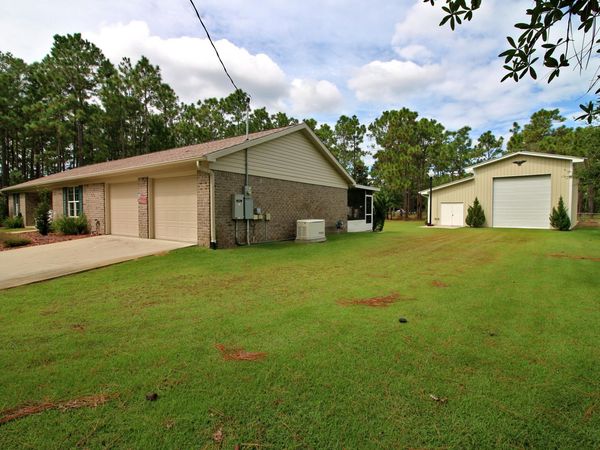 8962 Deer Lane, Navarre, FL 32566