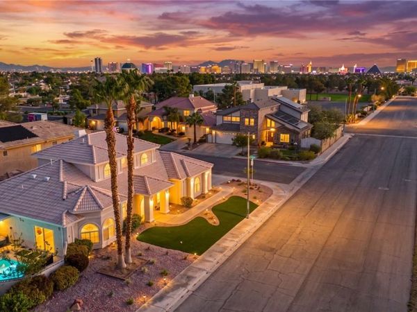 5391 Calgary Court , Las Vegas, NV 89118