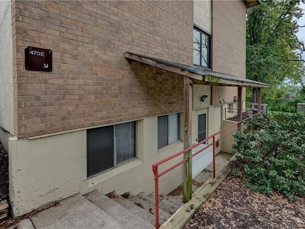 470 W 104th Street, Unit E, Kansas City, MO 64114
