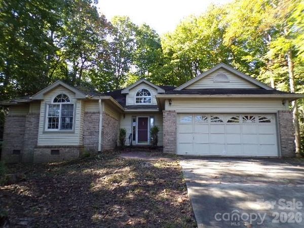 10 Governors Drive , Hendersonville, NC 28791