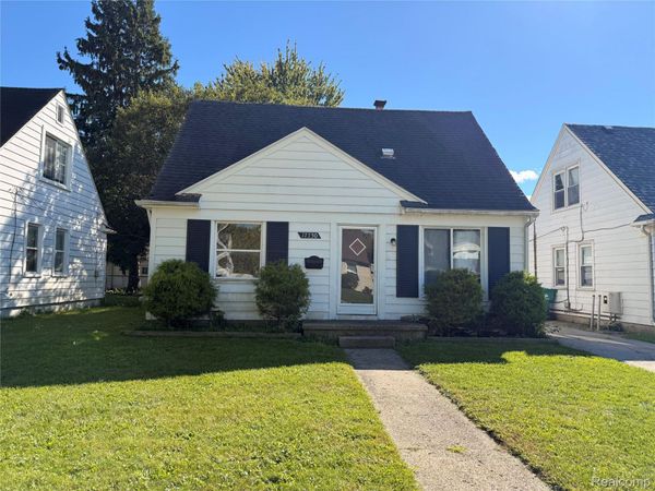 17750 Lincoln Avenue , Eastpointe, Mi 48021