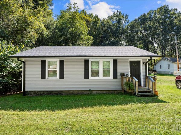 509 E Church Street , Dallas, NC 28034