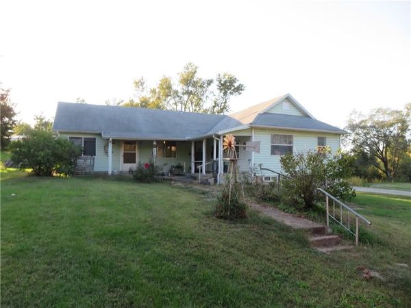 802 Union Street, Oskaloosa, KS 66066