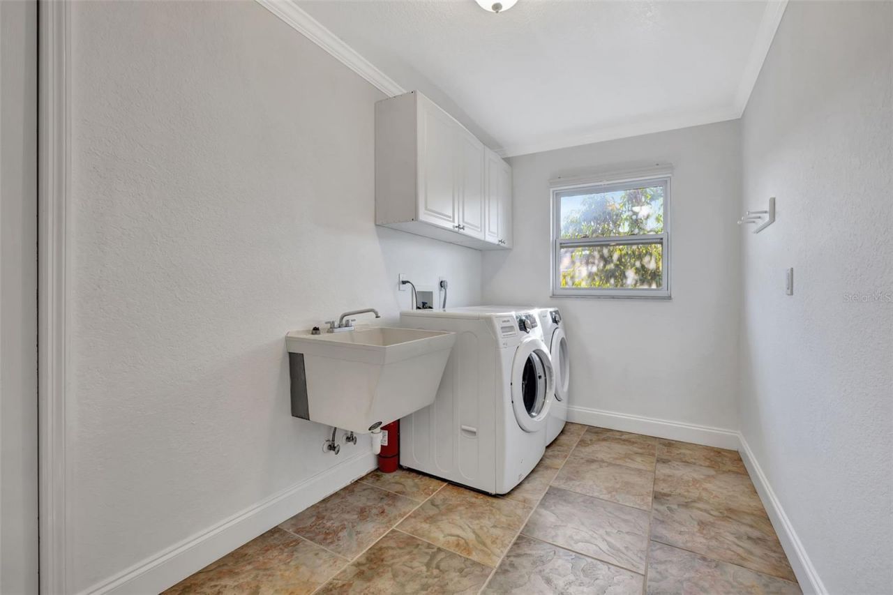 2851 Hardee Drive, Sarasota, FL 34231 Photo