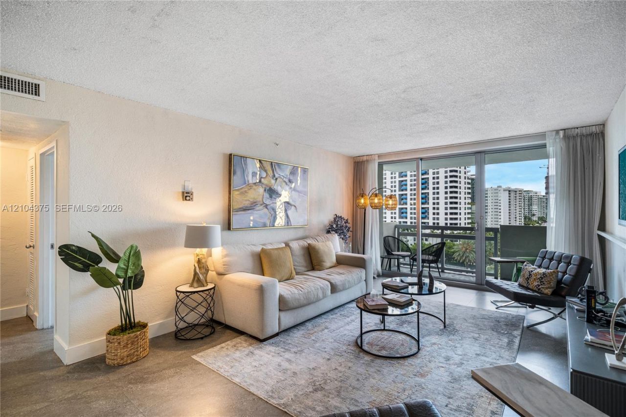 1500 Bay Rd , Unit 830S, Miami Beach, FL 33139 Photo