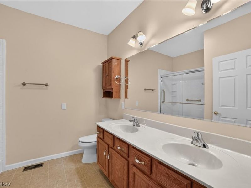 8693 Alexandra Drive, Unit 4A, North Royalton, OH 44133 Photo 21