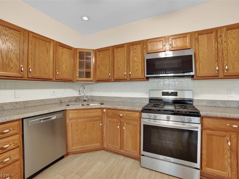 8693 Alexandra Drive, Unit 4A, North Royalton, OH 44133 Photo 9