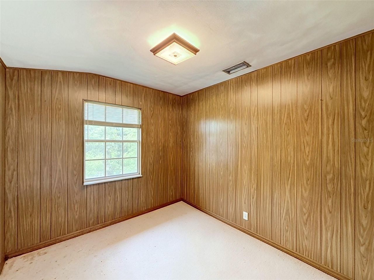 8038 Spring Drive , Yalaha, FL 34797 Photo