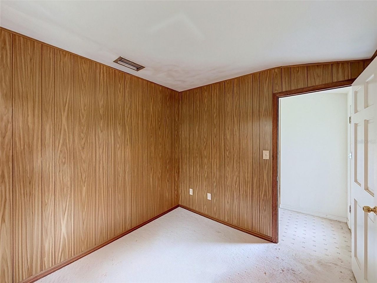 8038 Spring Drive , Yalaha, FL 34797 Photo