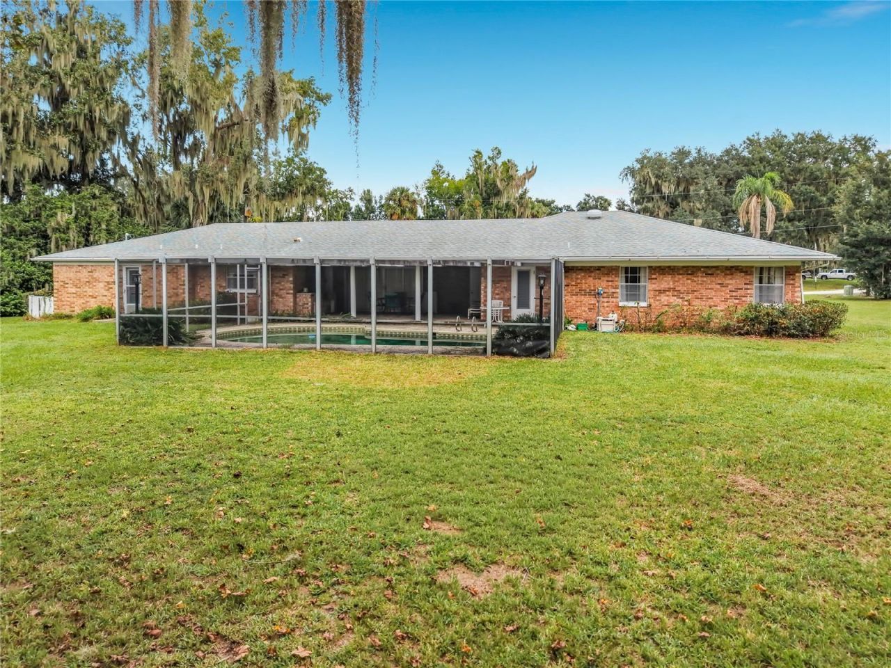 8038 Spring Drive , Yalaha, FL 34797 Photo