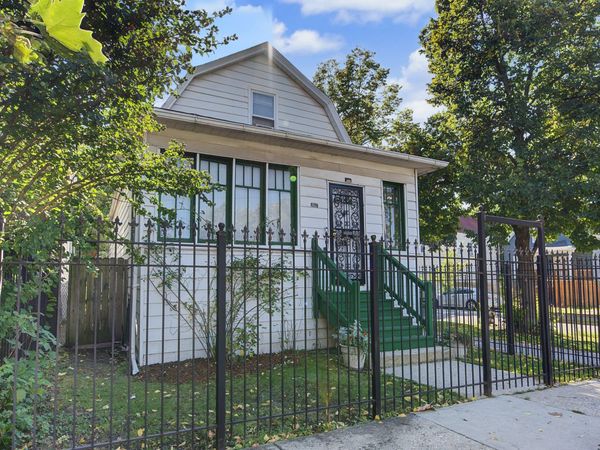 5057 W Superior Street, Chicago, IL 60644
