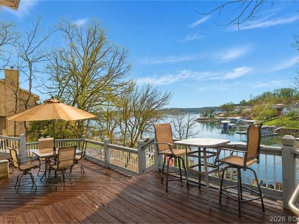 520 Eagle Drive , Lake Ozark, MO 65049
