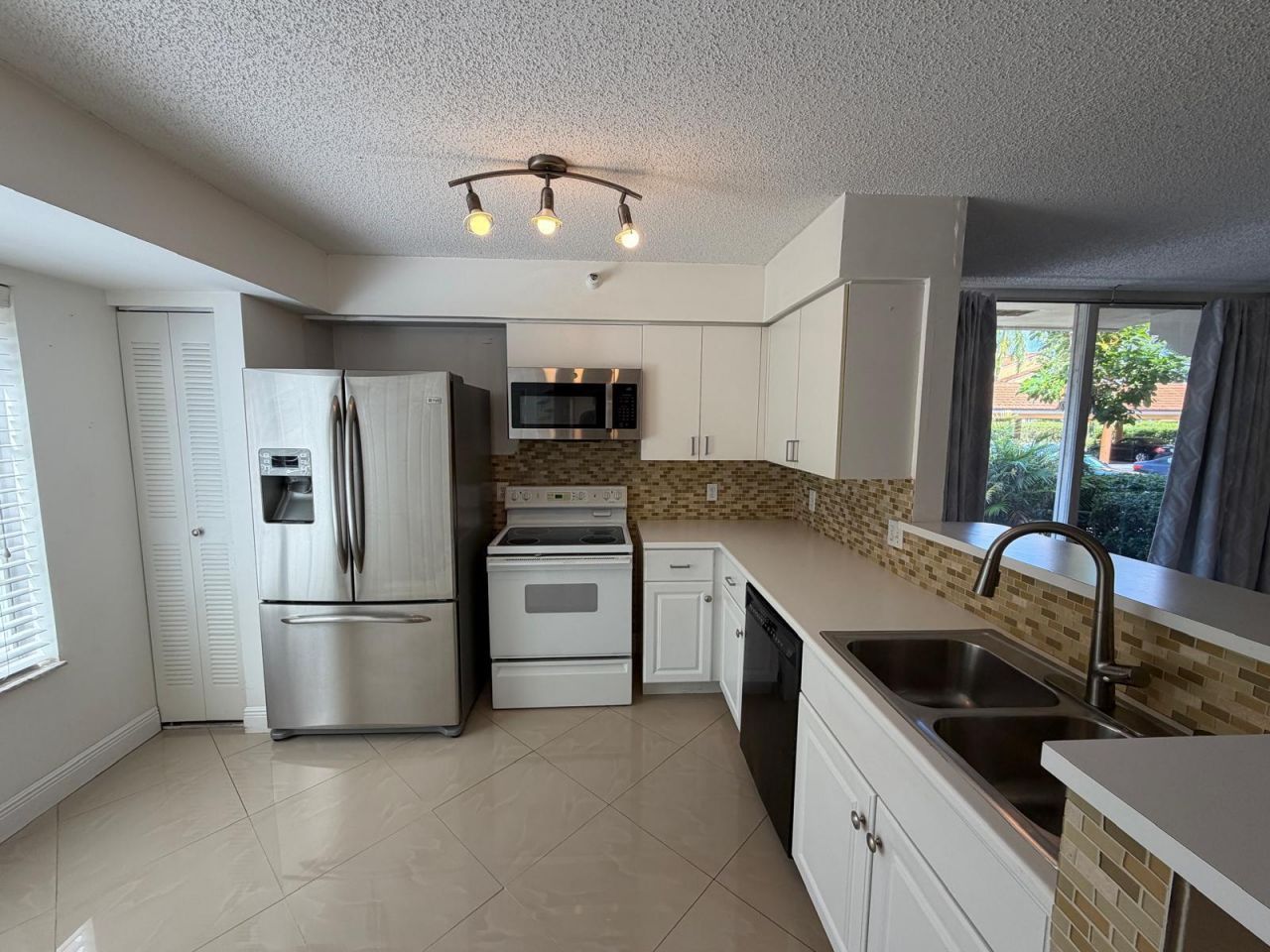 123 Yacht Club Way, Unit 111, Hypoluxo, FL 33462 Photo