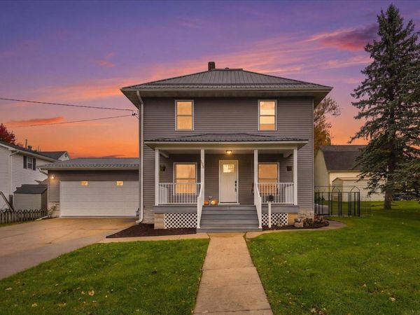 105 NE 2nd Street, Waukon, IA 52172