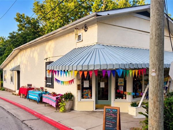 75 Mountain Street , Eureka Springs, AR 72632