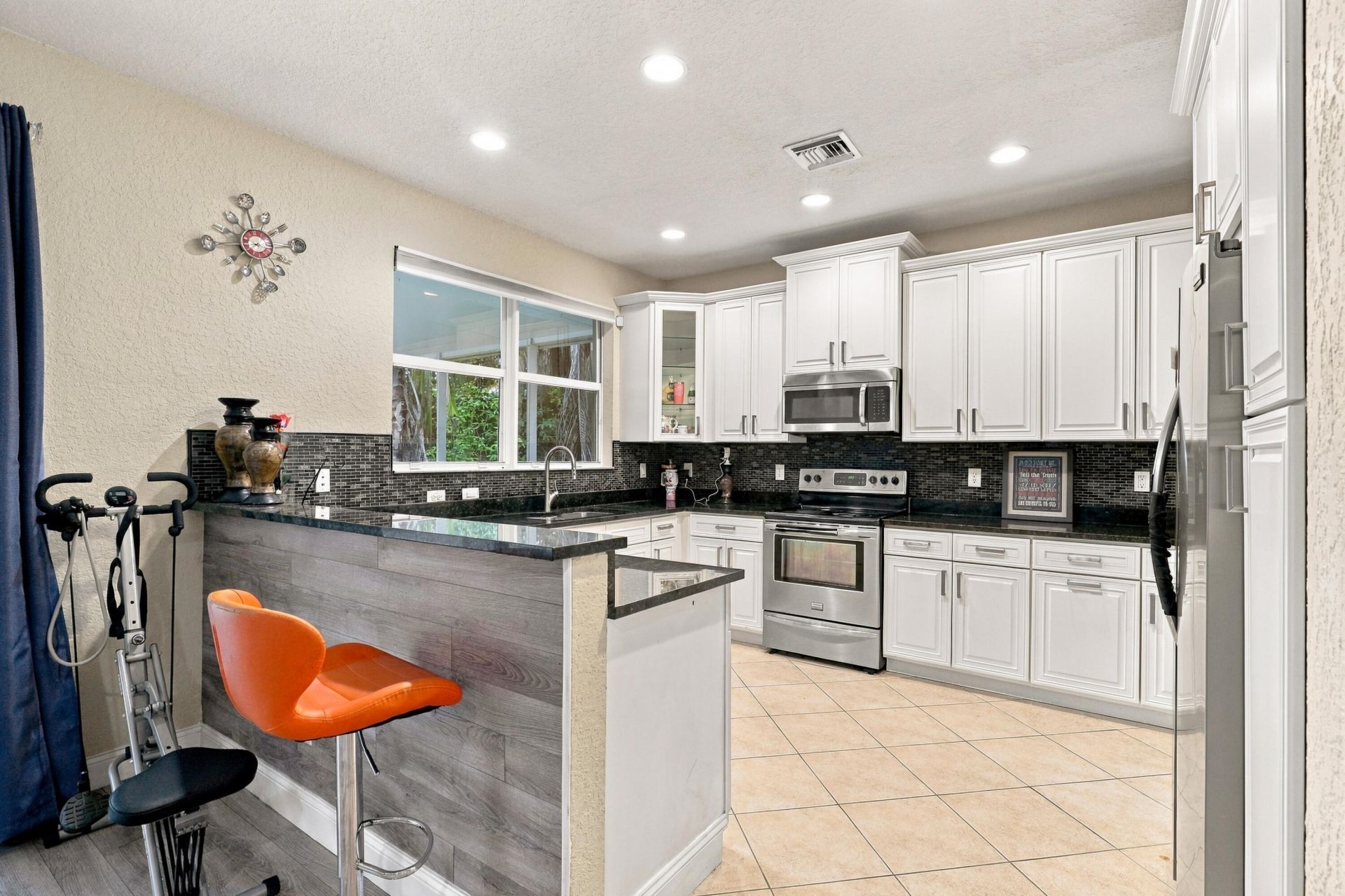 1086 NW Leonardo Circle, Port Saint Lucie, FL 34986 Photo