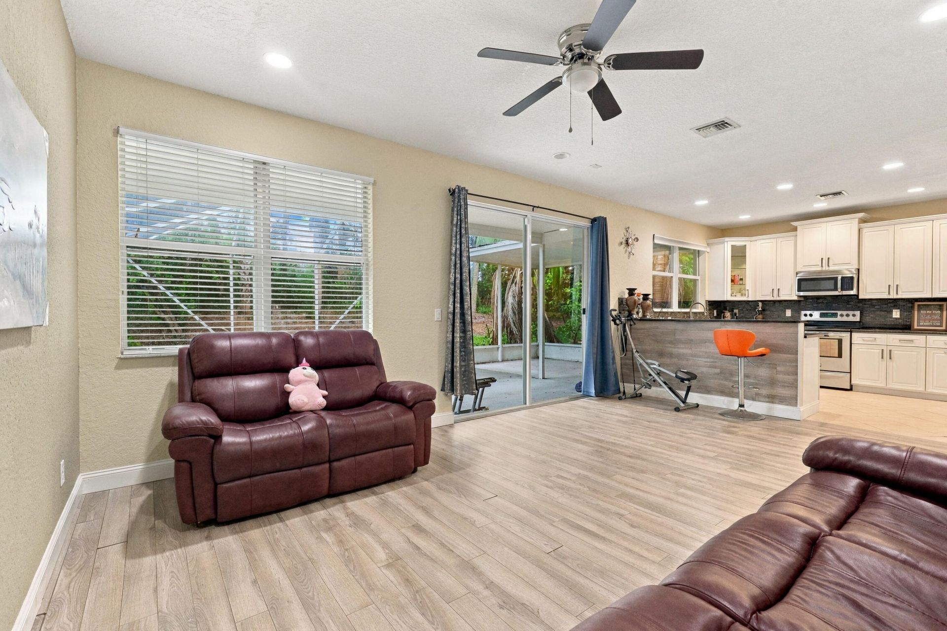 1086 NW Leonardo Circle, Port Saint Lucie, FL 34986 Photo