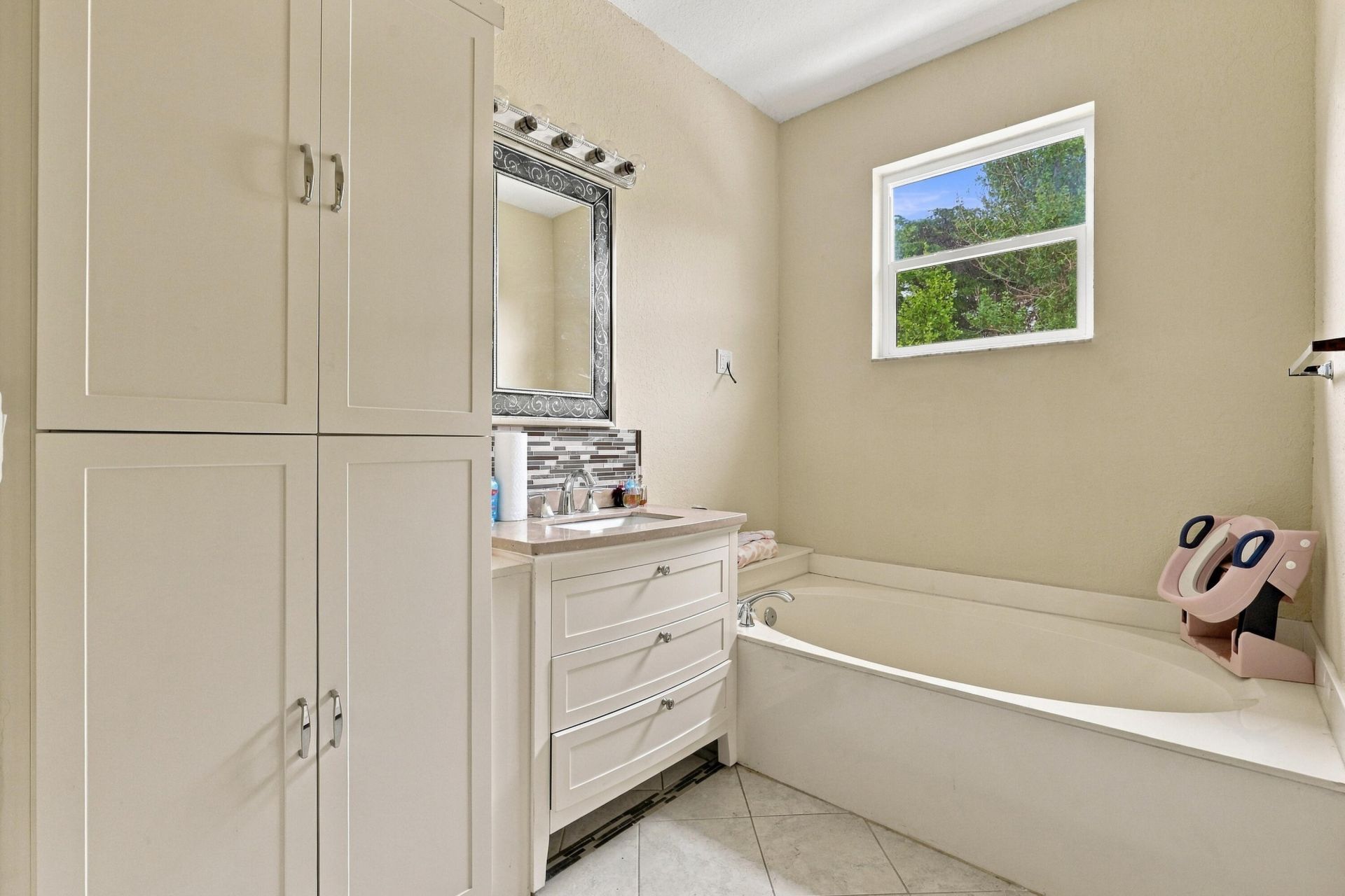1086 NW Leonardo Circle, Port Saint Lucie, FL 34986 Photo