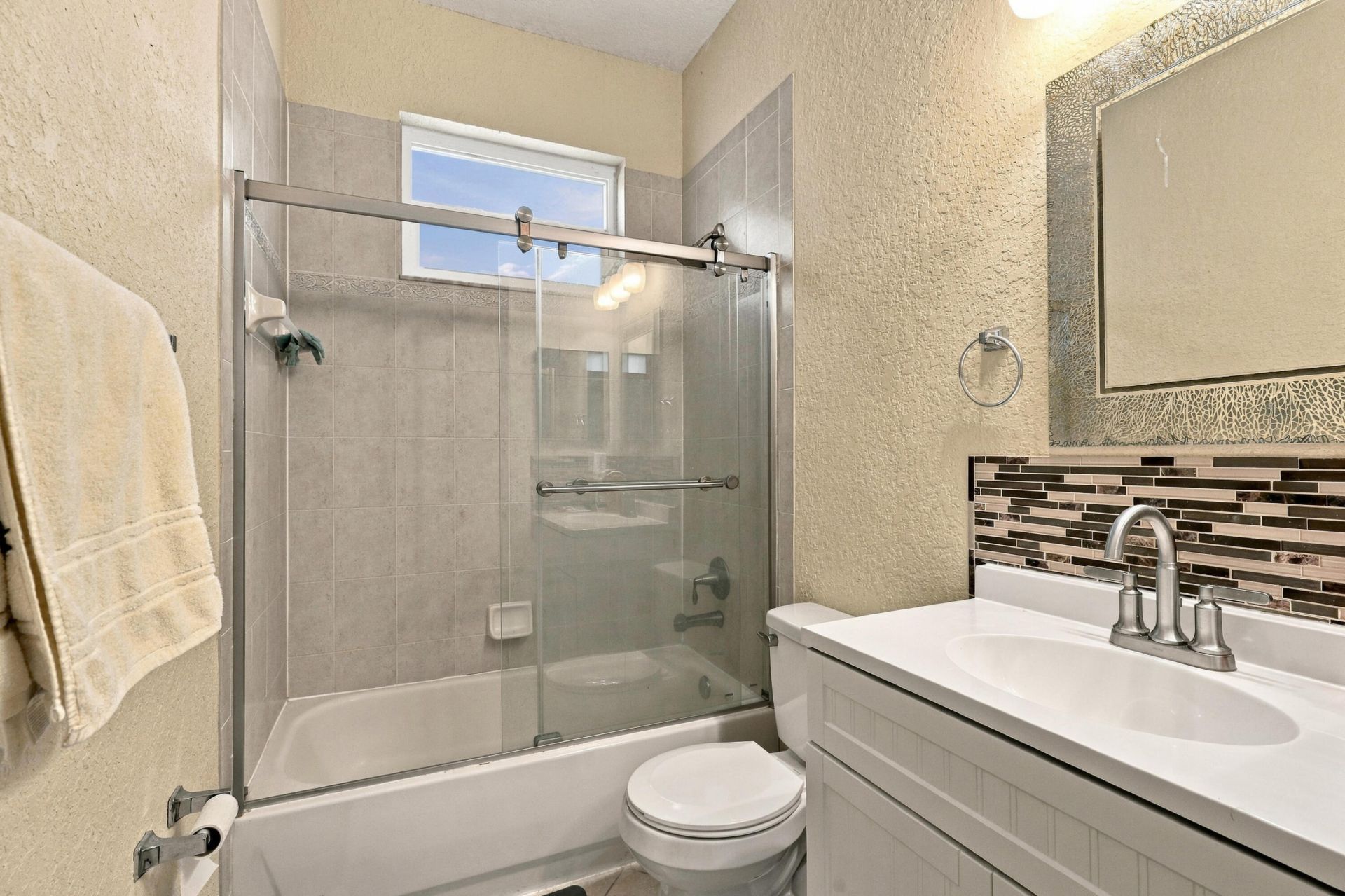 1086 NW Leonardo Circle, Port Saint Lucie, FL 34986 Photo