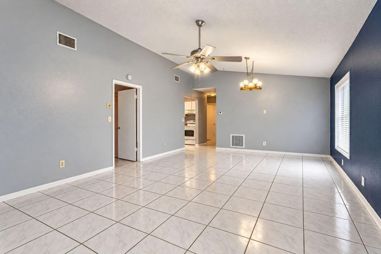 1435 S Summit Run Circle, West Palm Beach, FL 33415 Photo