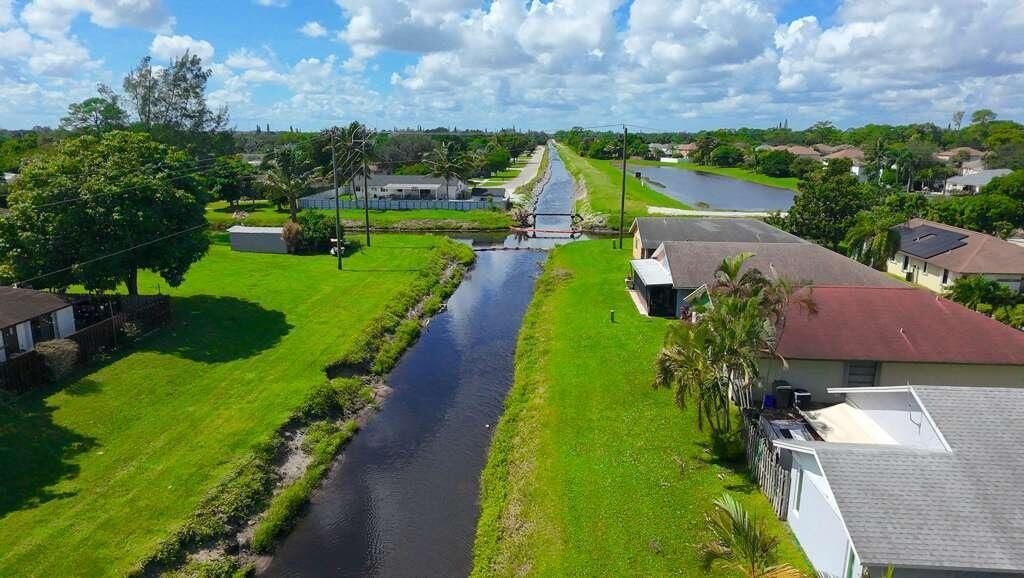 1435 S Summit Run Circle, West Palm Beach, FL 33415 Photo