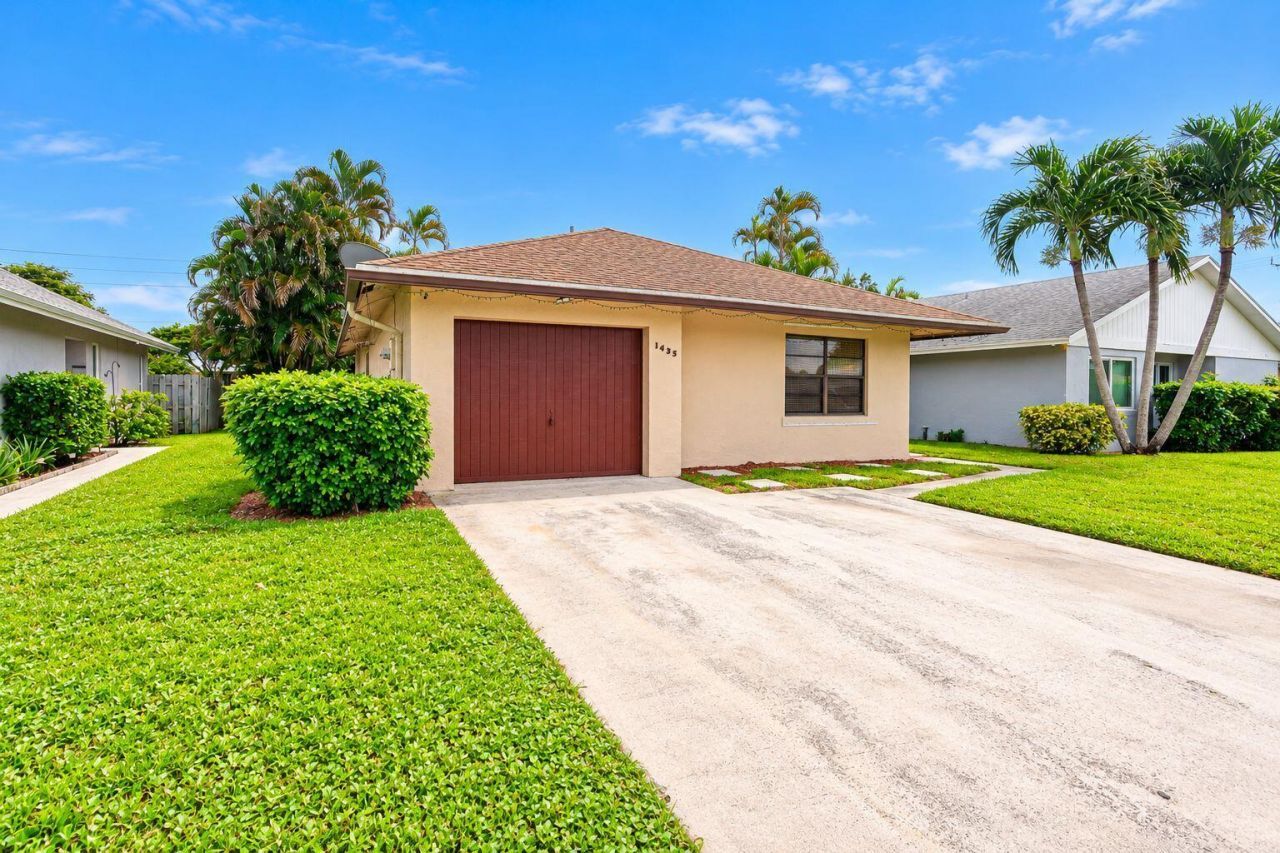 1435 S Summit Run Circle, West Palm Beach, FL 33415 Photo