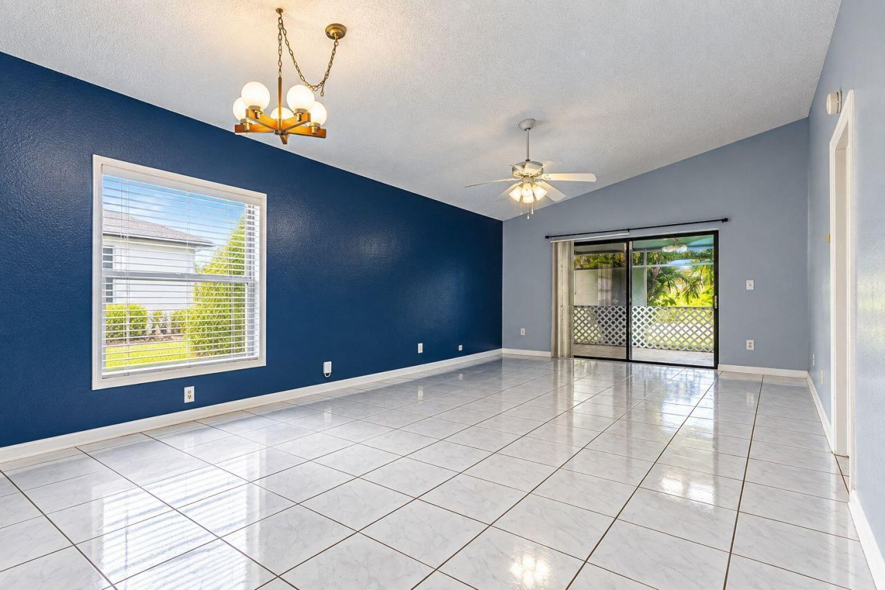 1435 S Summit Run Circle, West Palm Beach, FL 33415 Photo
