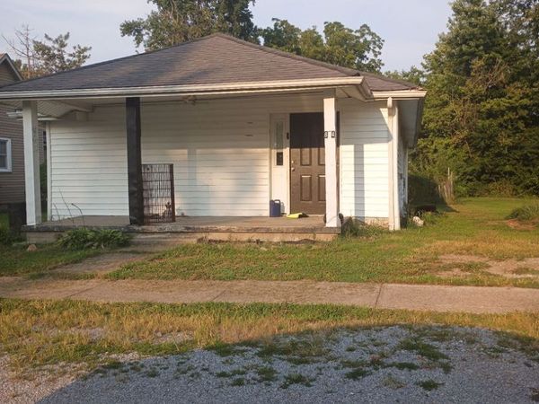 804 S 12 Street , Herrin, IL 62948