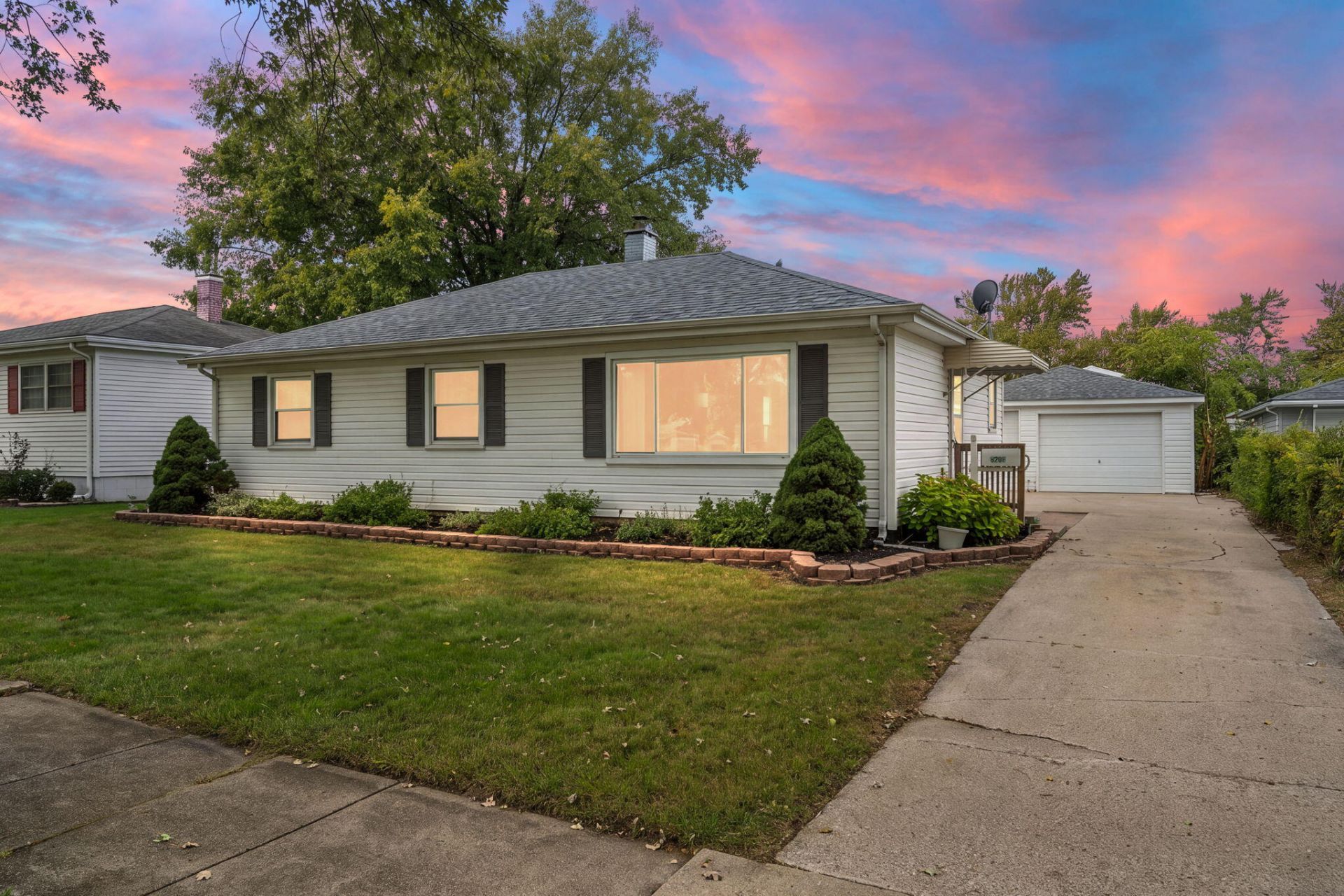 8208 Grace Place, Highland, IN 46322 Main Photo