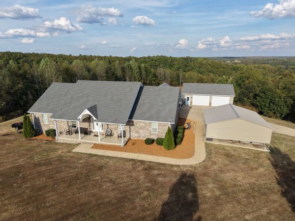 147 Edgehill Ln , Waynesboro, TN 38485