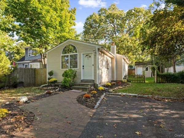 30 Ormond Avenue , Selden, NY 11784