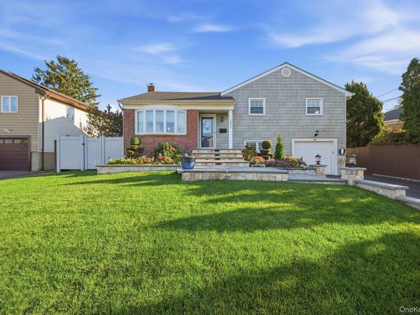2624 Flower Street , Westbury, NY 11590