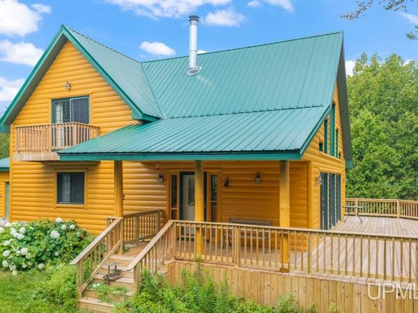 478S Harbor Lights Trail Trail, Thompson Twp, MI 49854