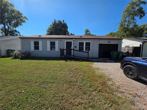 35 Westwood Drive , Cahokia, IL 62206